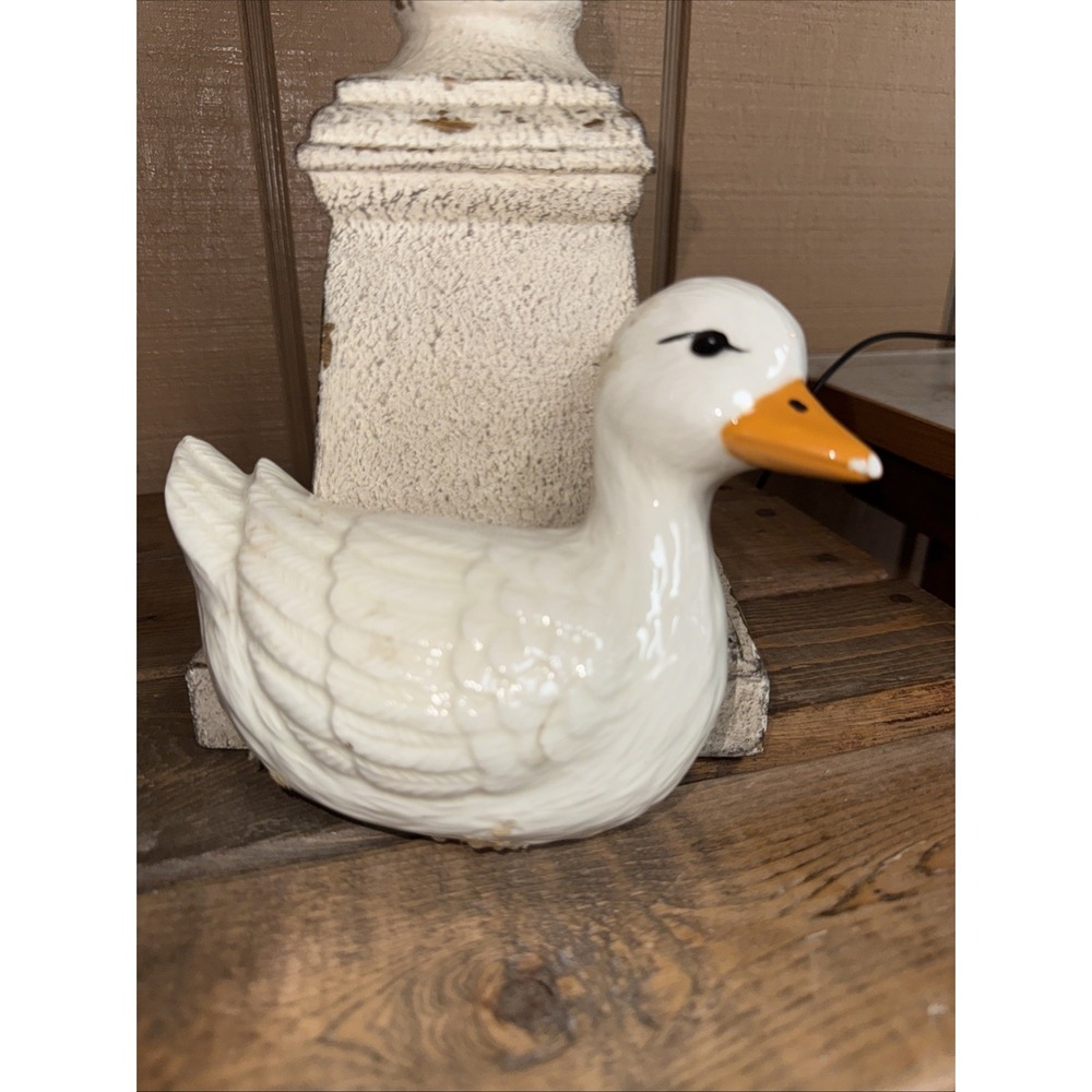Vintage‎ Ceramic Duck Goose Figurine White Decorative Ornament Read Description